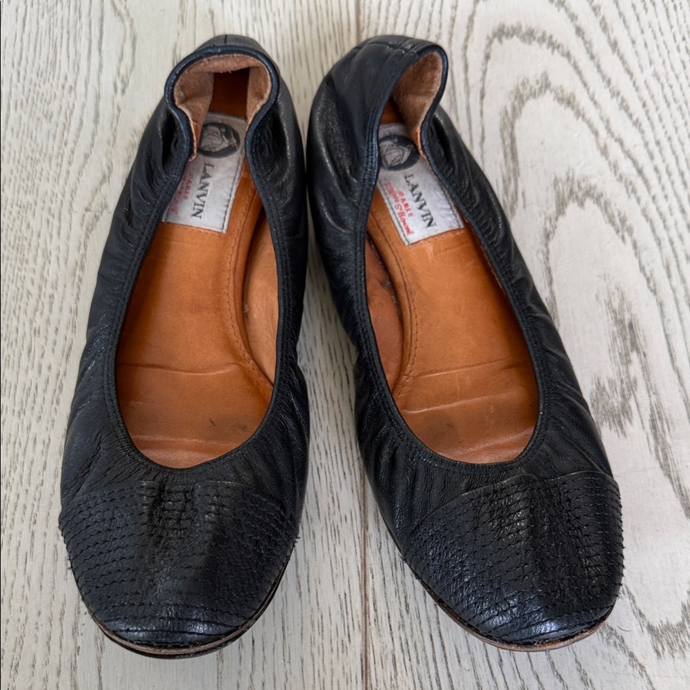 Authentic Lanvin Black Leather Ballerina Flats.